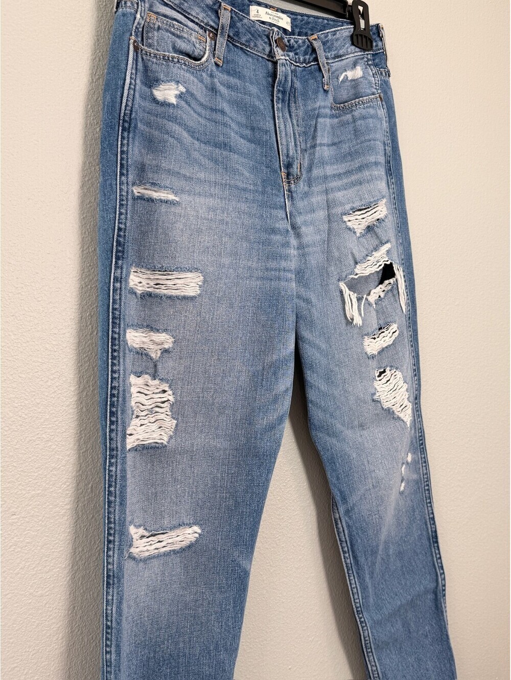 Abercrombie & Fitch Distressed Mom Jeans - Women's 27 NWOT - Picture 2 of 6